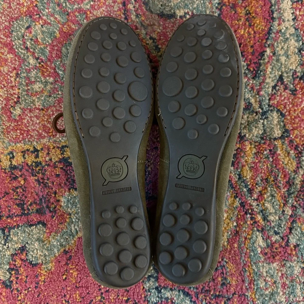 Born | Women’s Olive Green Suede Leather Slip On Driving Loafers Moccasins 8.5 - Picture 15 of 16